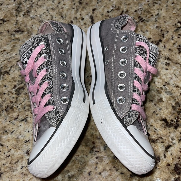 Converse - Picture 3 of 8